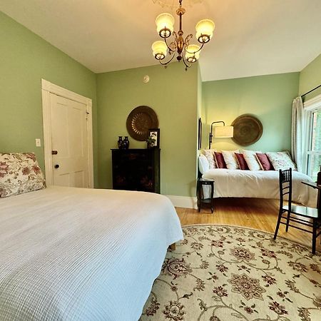 The Edwards Waterhouse Inn Fredonia Eksteriør bilde