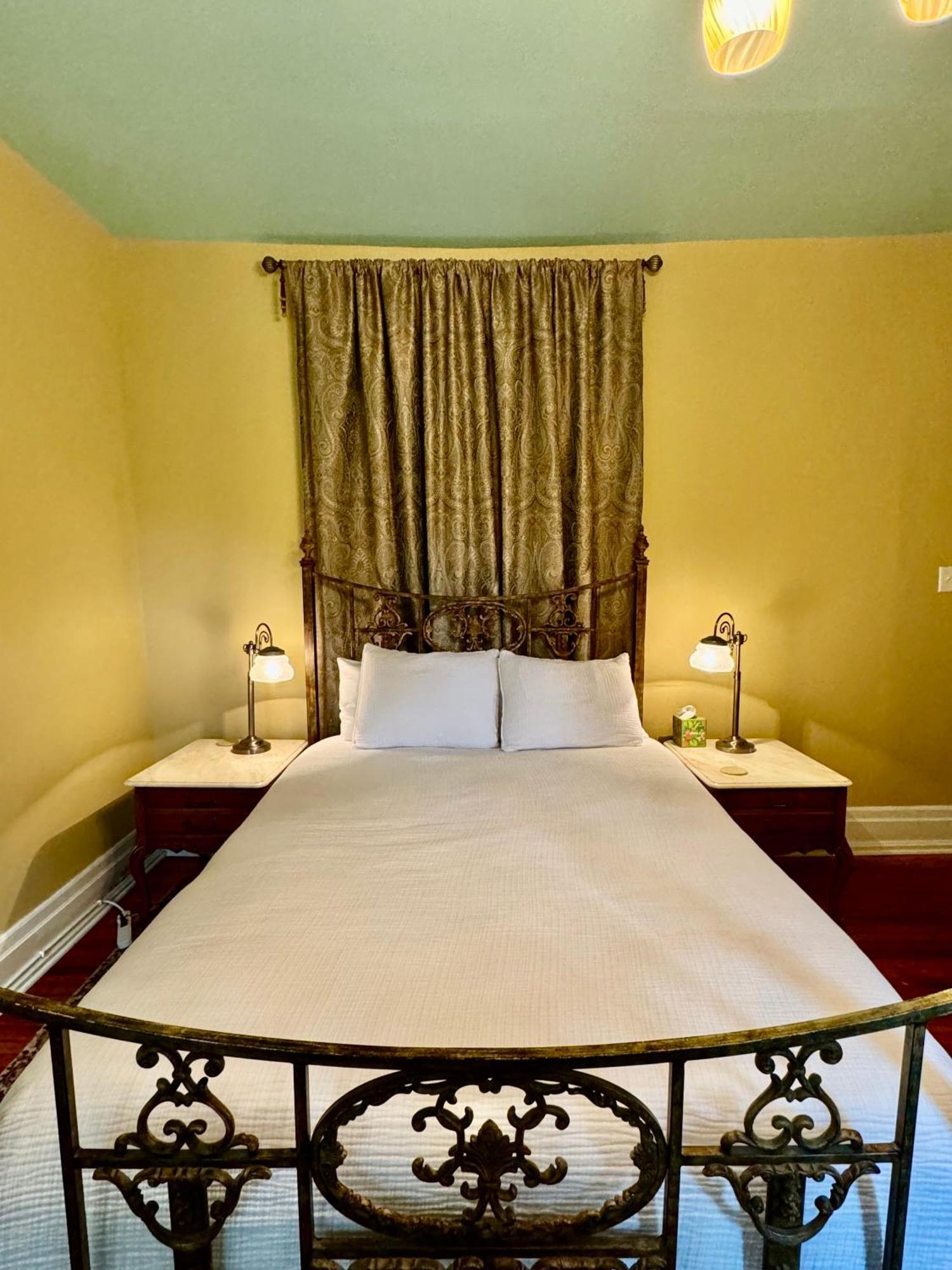 The Edwards Waterhouse Inn Fredonia Eksteriør bilde